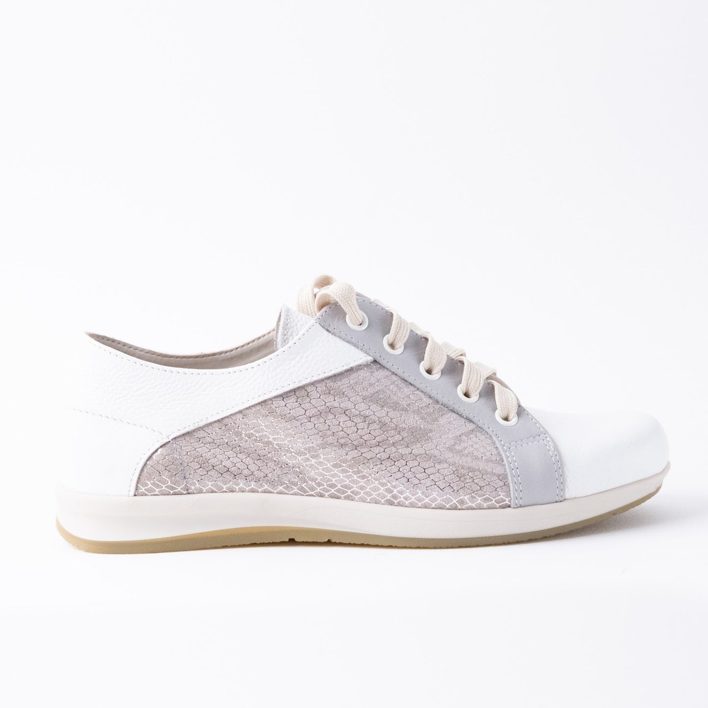 ELEVATED ATHLEISURE SNEAKER
