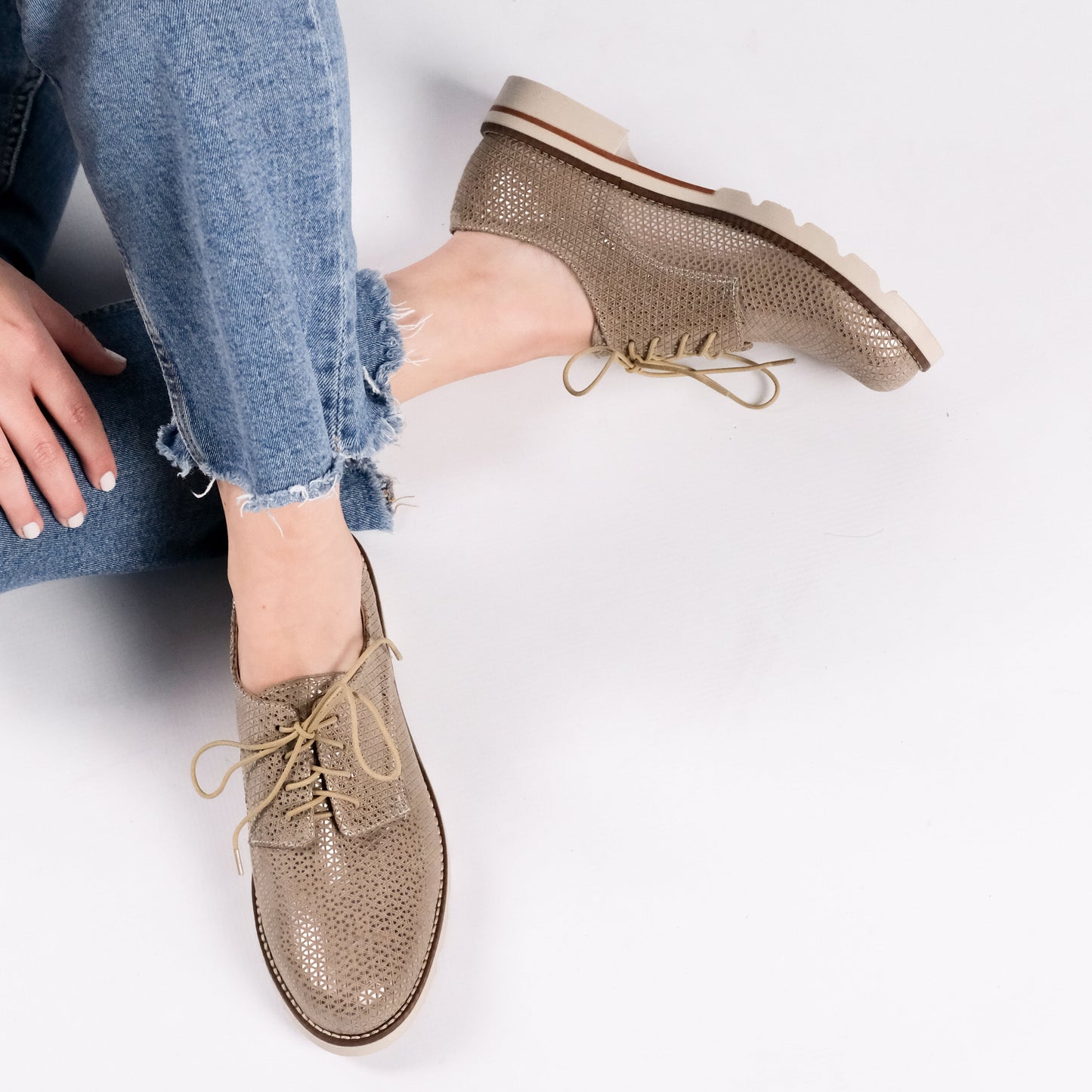 METALLIC GIBSON LACE UPS