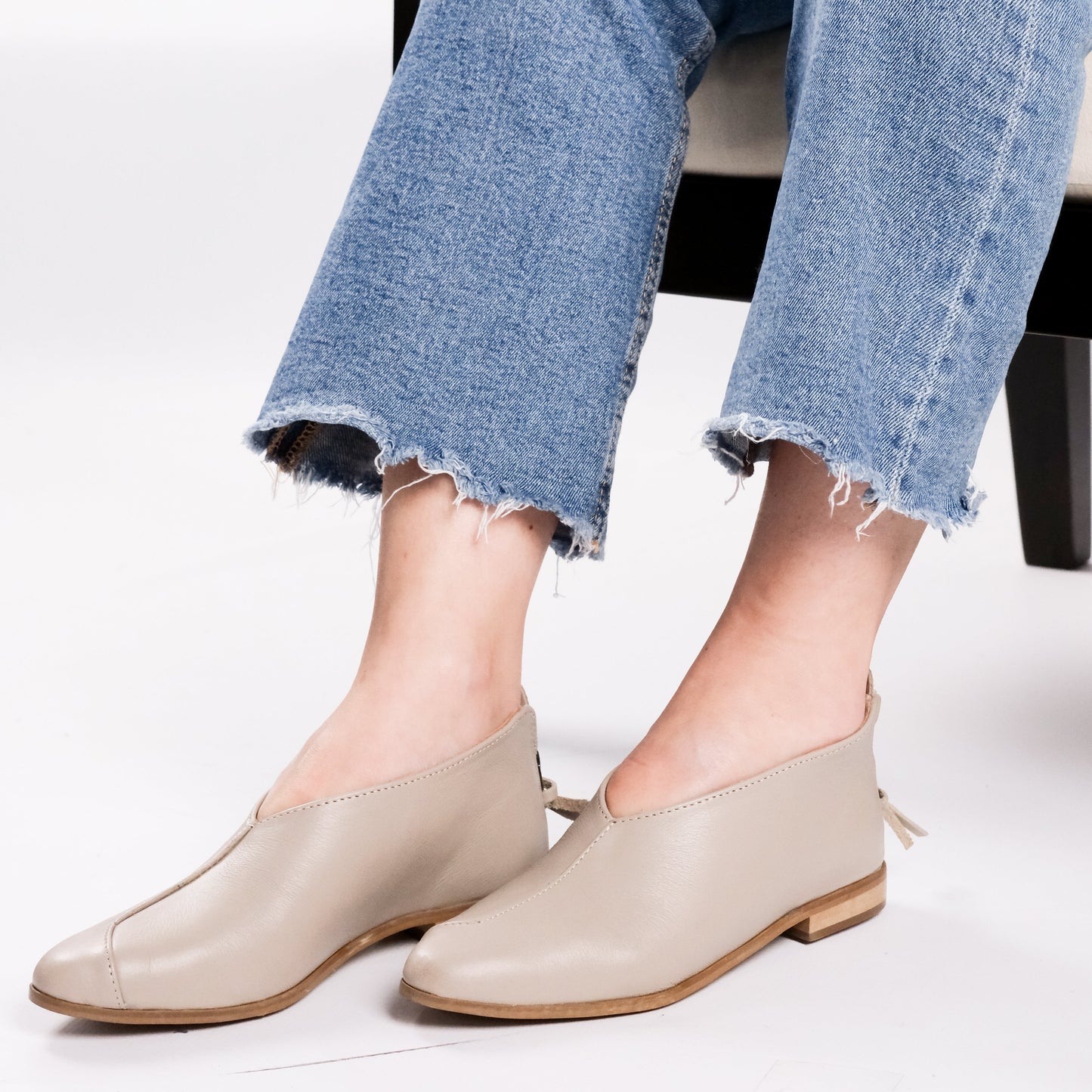 FAMILIAR FLATS