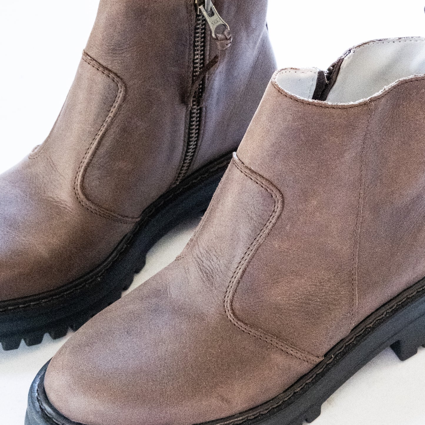 BASIC BROWN BOOT