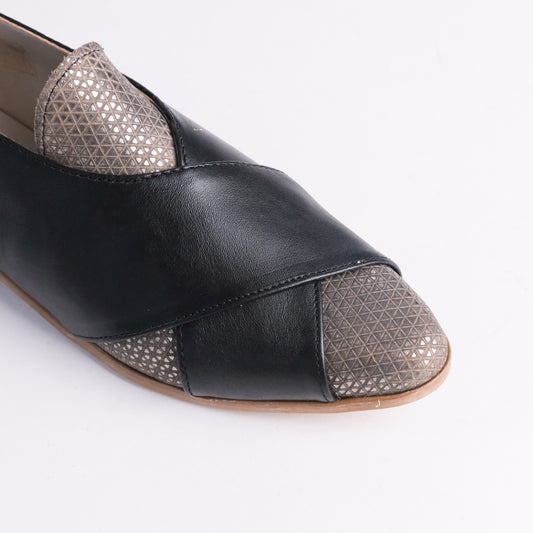 METALLIC CROSSOVER PIXIE