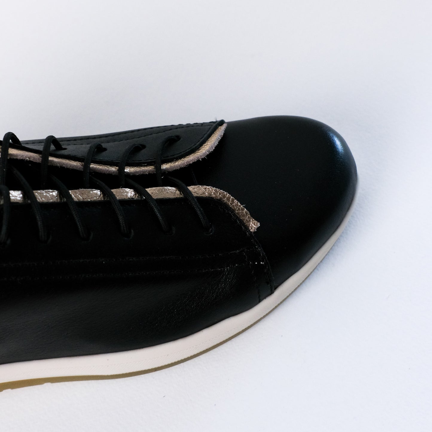 METALLIC & BLACK ATHLEISURE SNEAKER