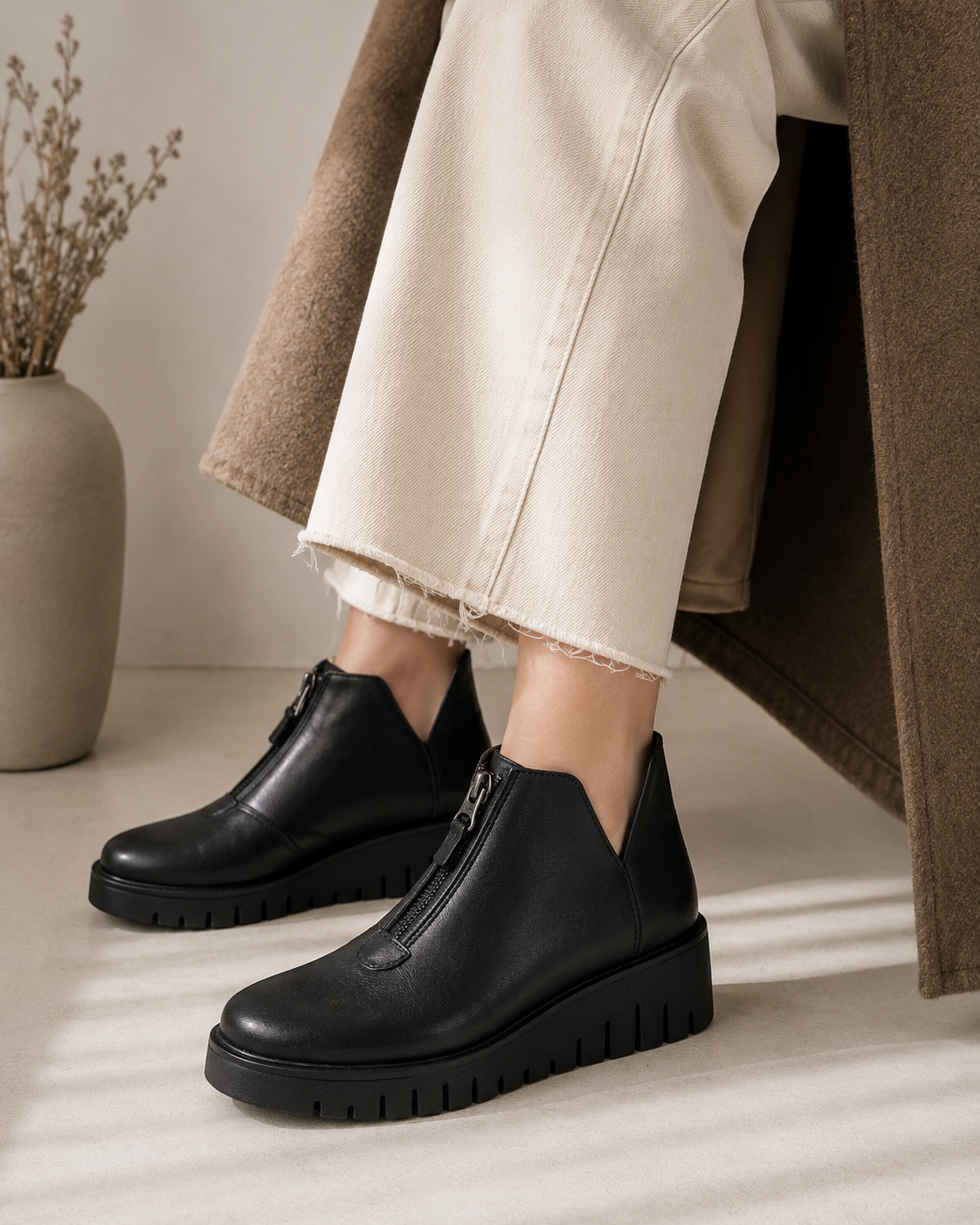 BLACK LIFTED BOOTS