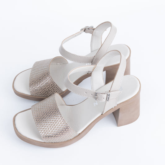 BLOCKED HEELS