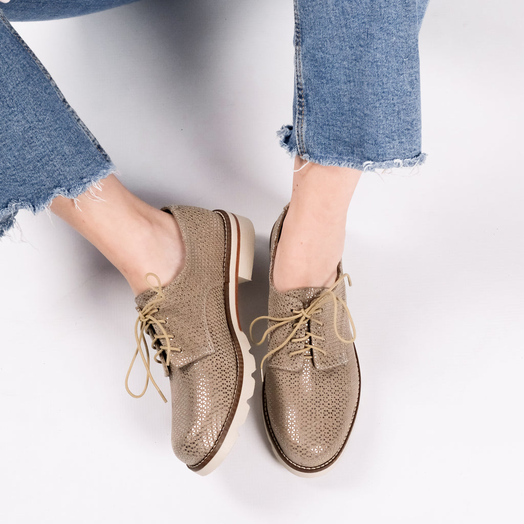 METALLIC GIBSON LACE UPS