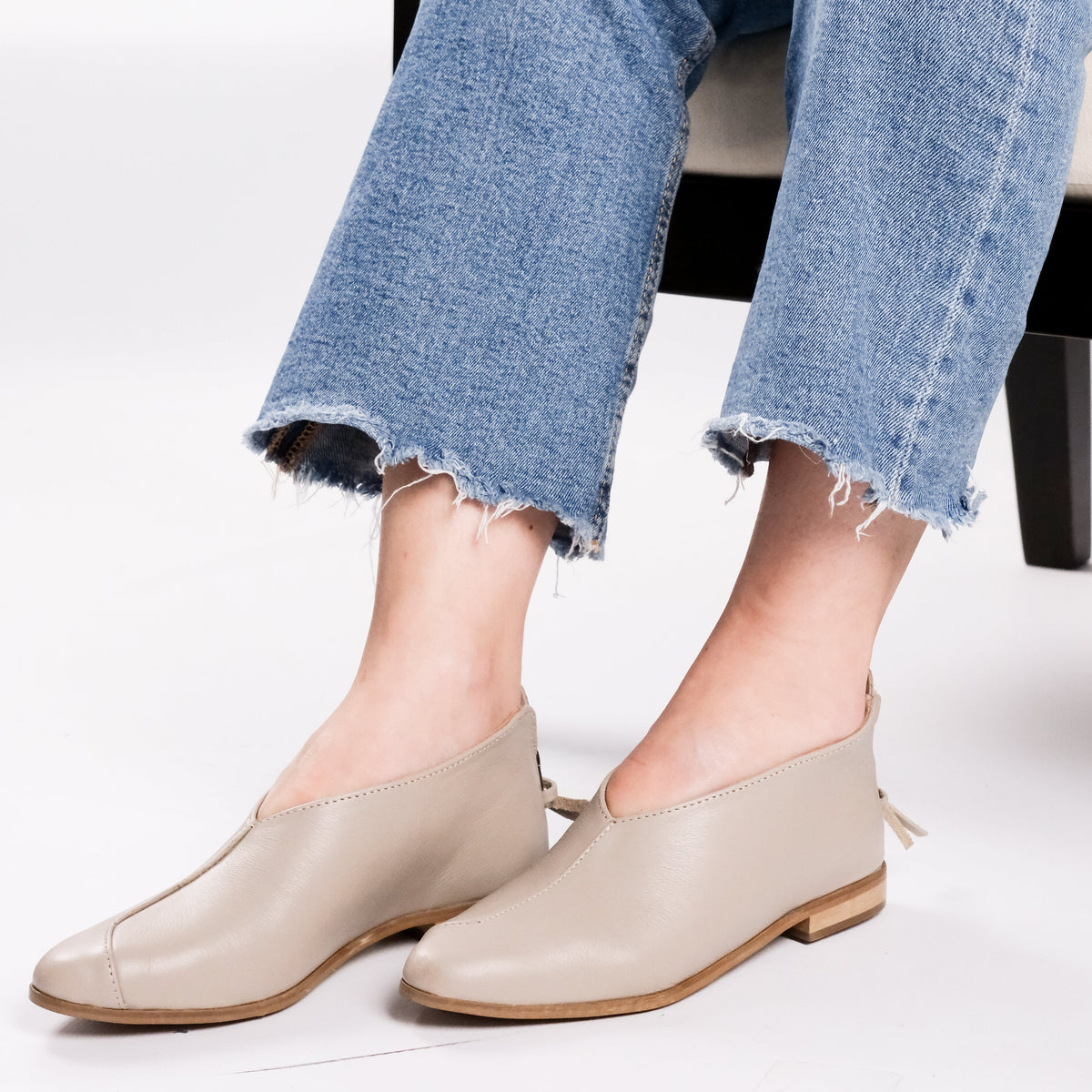 FAMILIAR FLATS