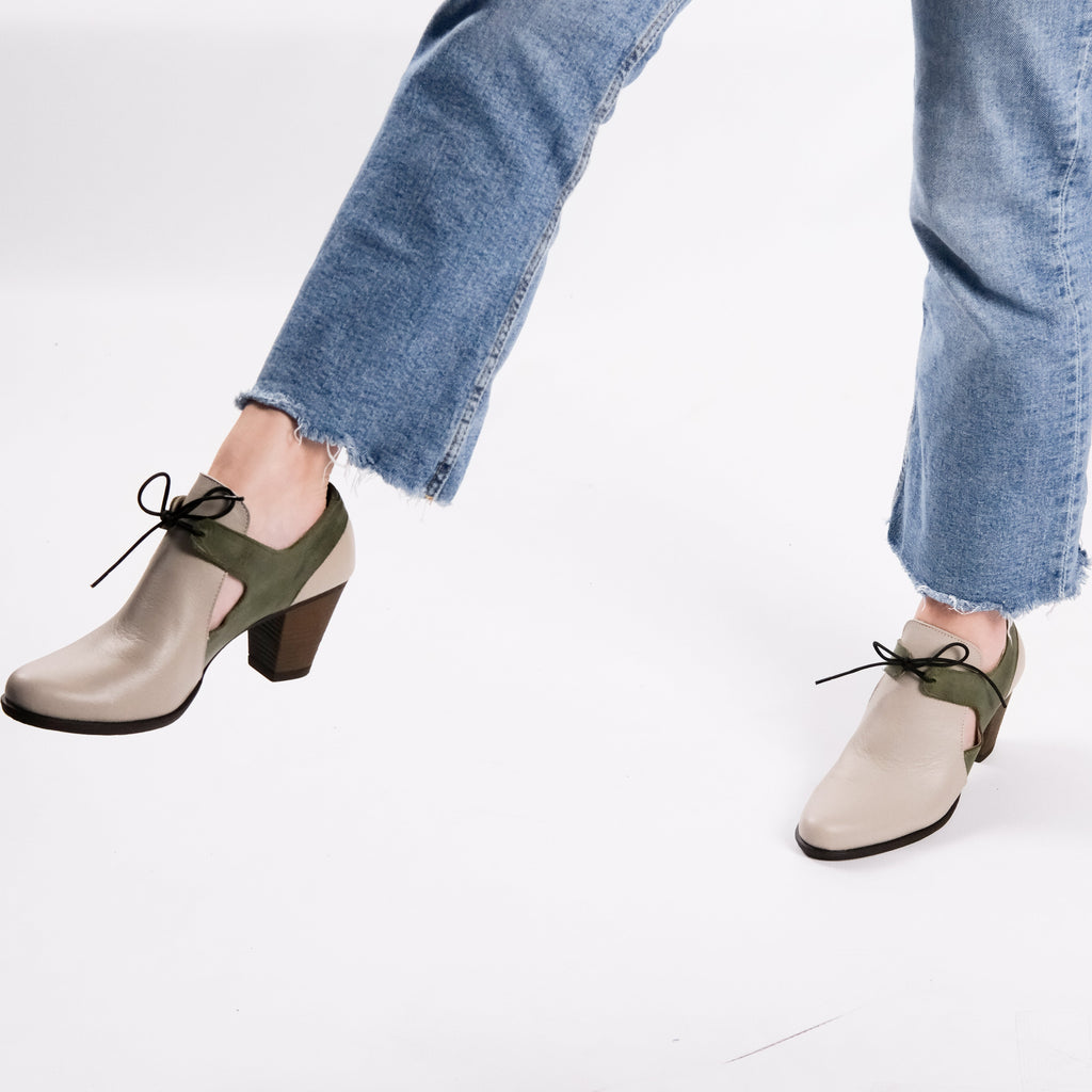 ACCENT HEELS