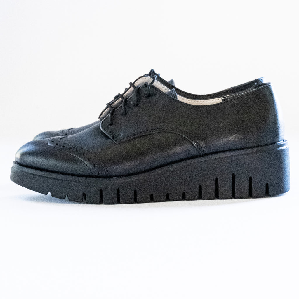 CLASSIC LIFTED LOAFERS