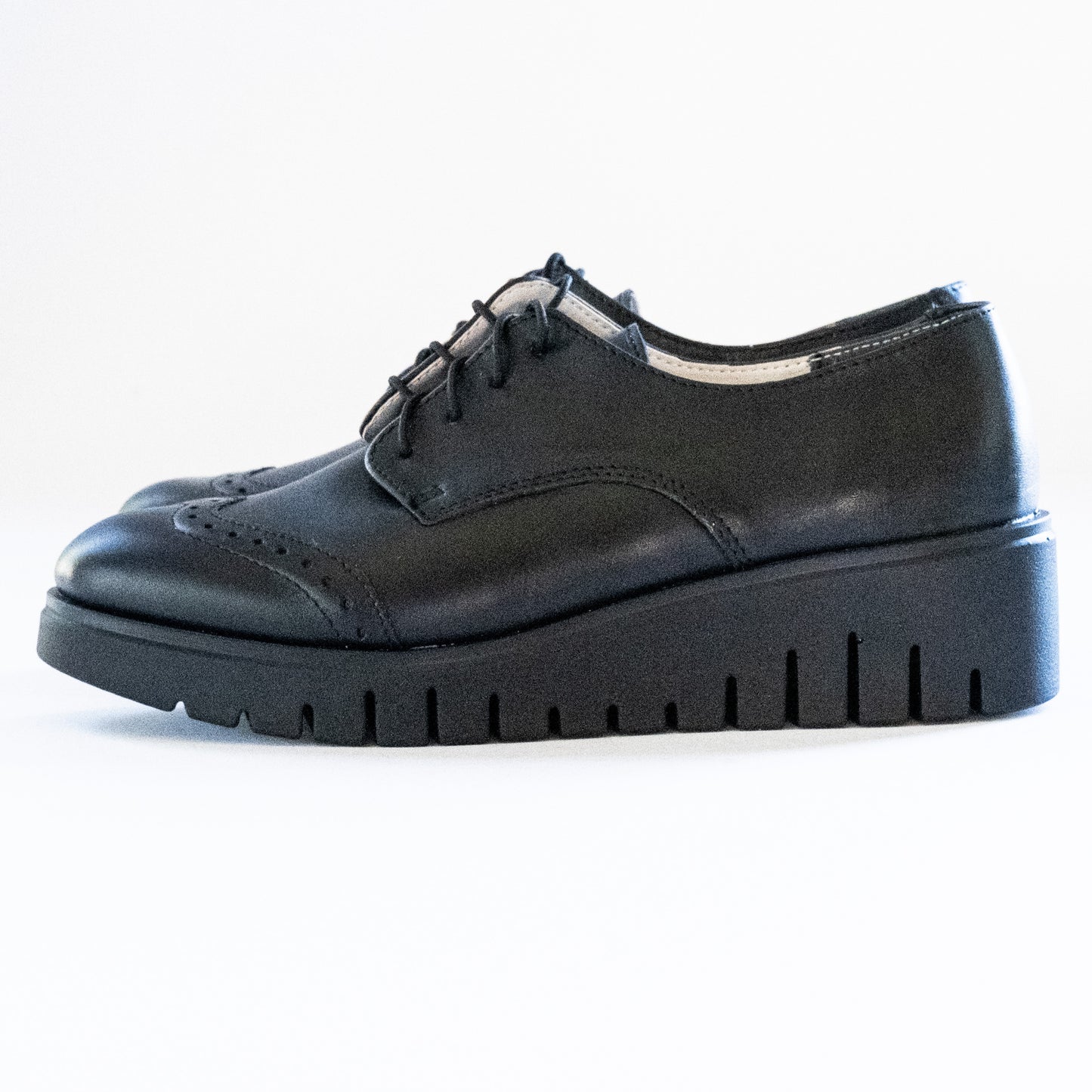 CLASSIC LIFTED LOAFERS