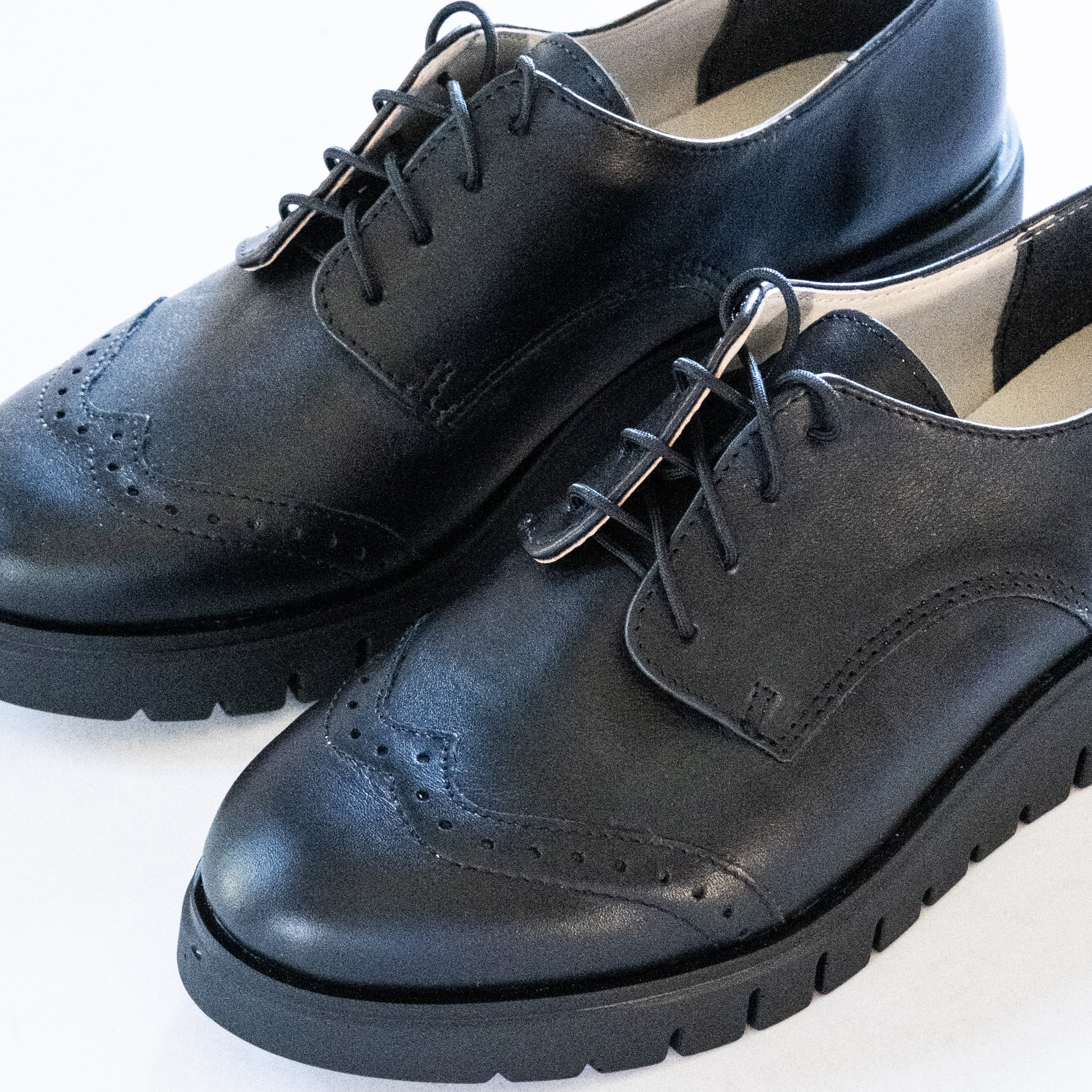 CLASSIC LIFTED LOAFERS