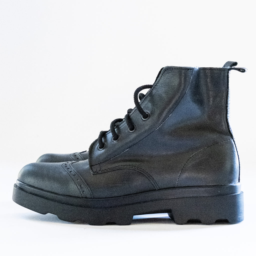 CLASSIC SOFT BLACK BOOTS