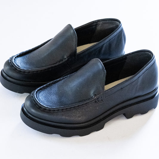 BASIC LOAFERS