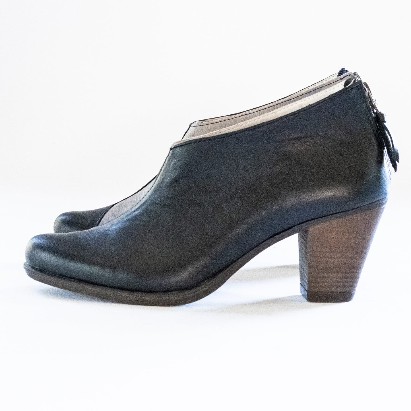 BLACK AND DIESEL GREY HEELS