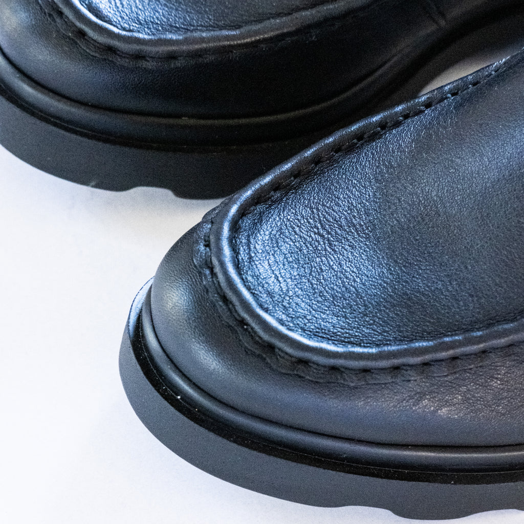 BASIC LOAFERS