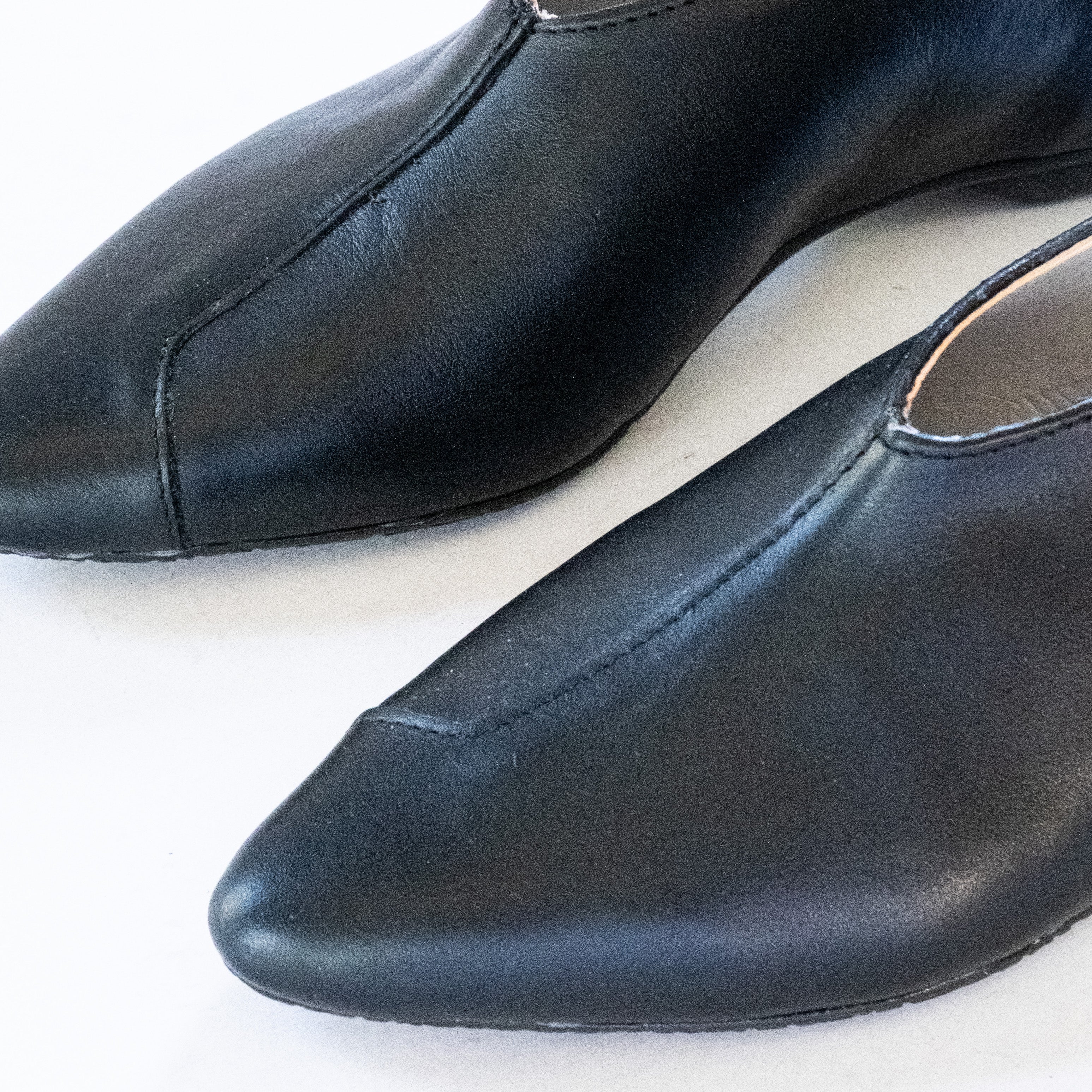 BLACK ZOO FLATS