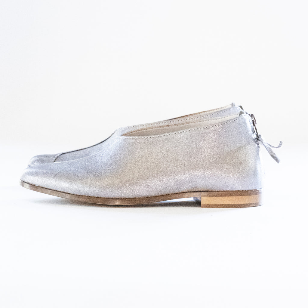 SILVER ZOO FLATS