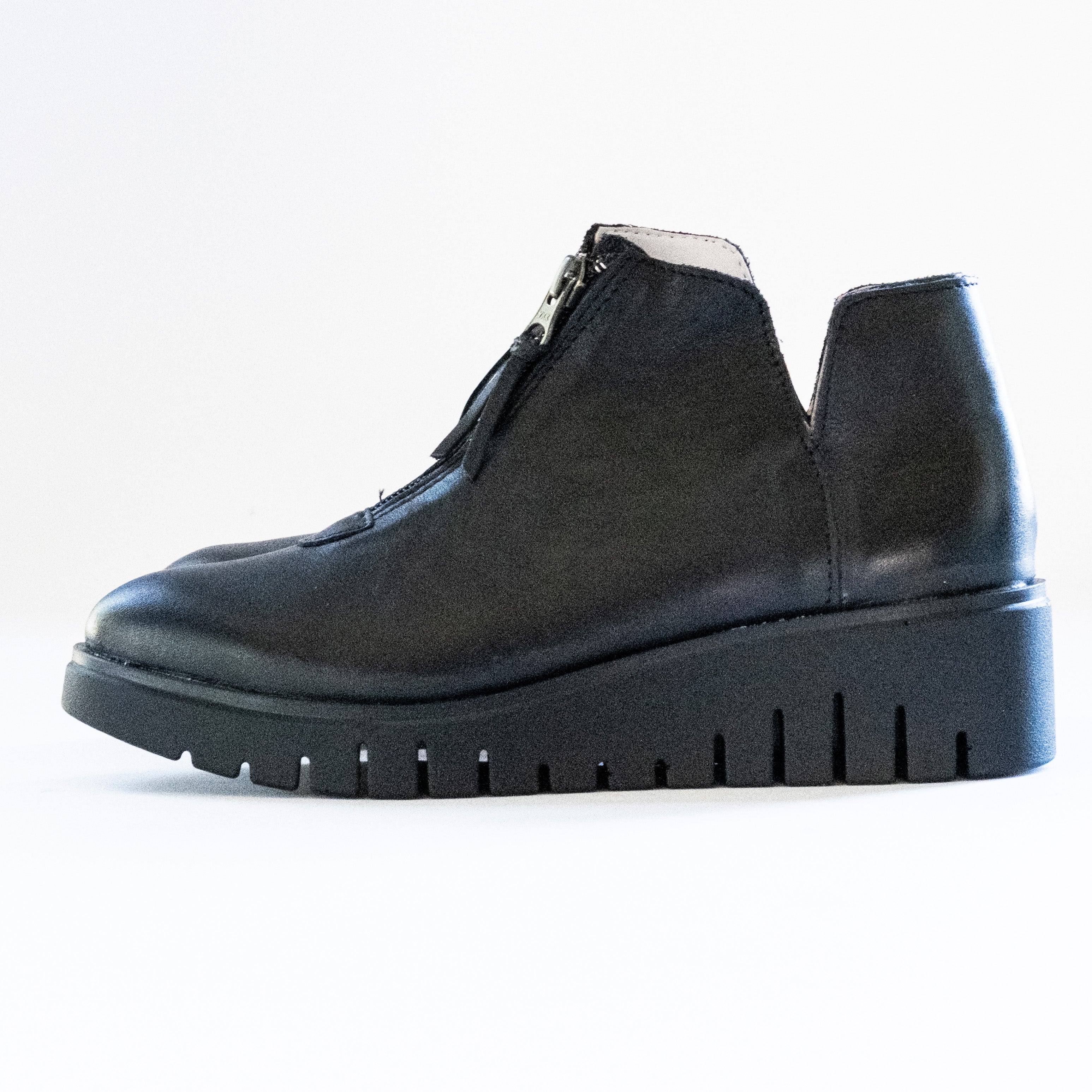 BLACK LIFTED BOOTS