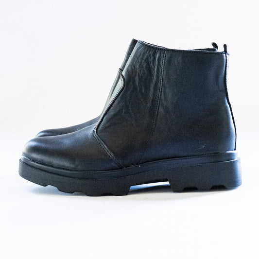 BASIC BLACK BOOT