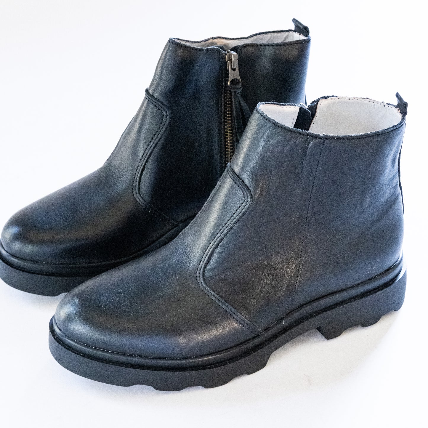 BASIC BLACK BOOT