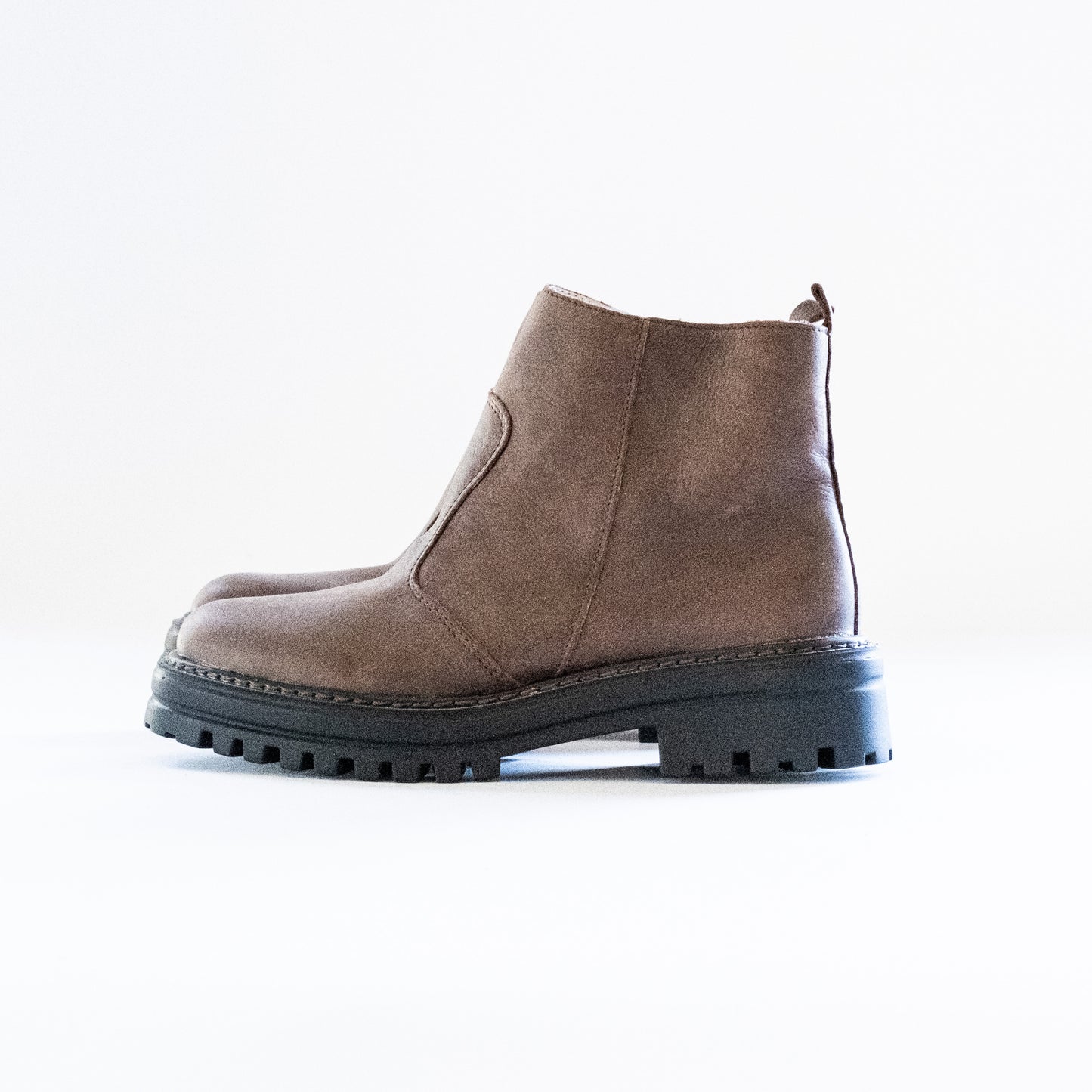 BASIC BROWN BOOT