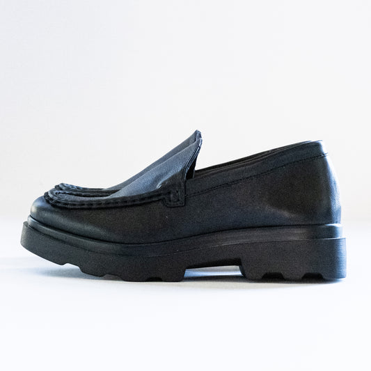 BASIC LOAFERS