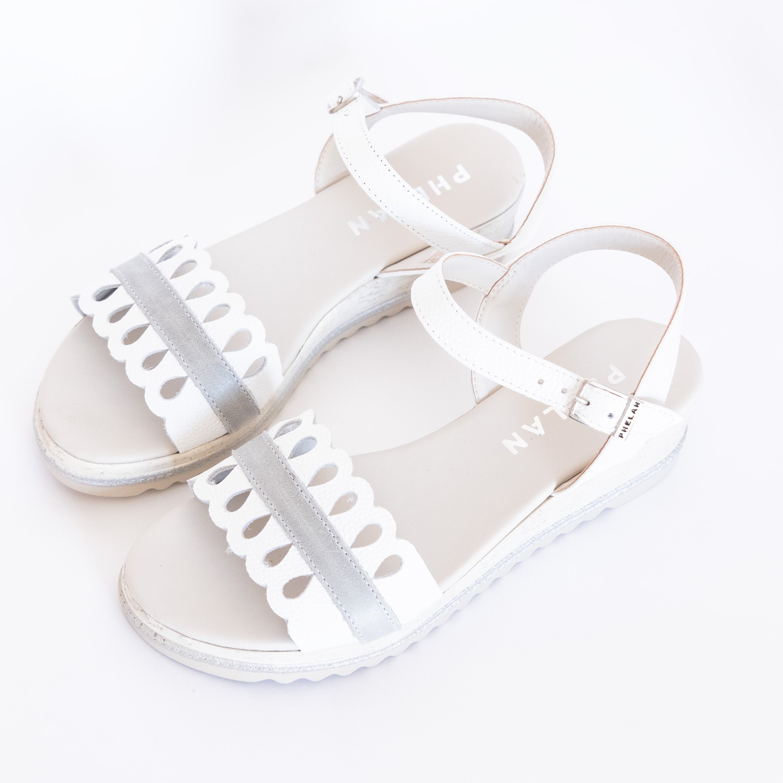 DOLLY FLATS