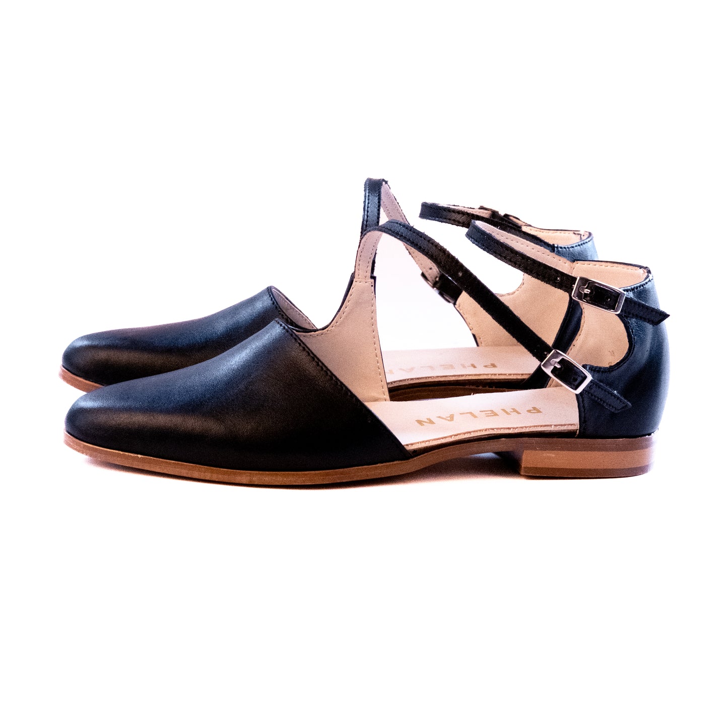 TUMI FLATS
