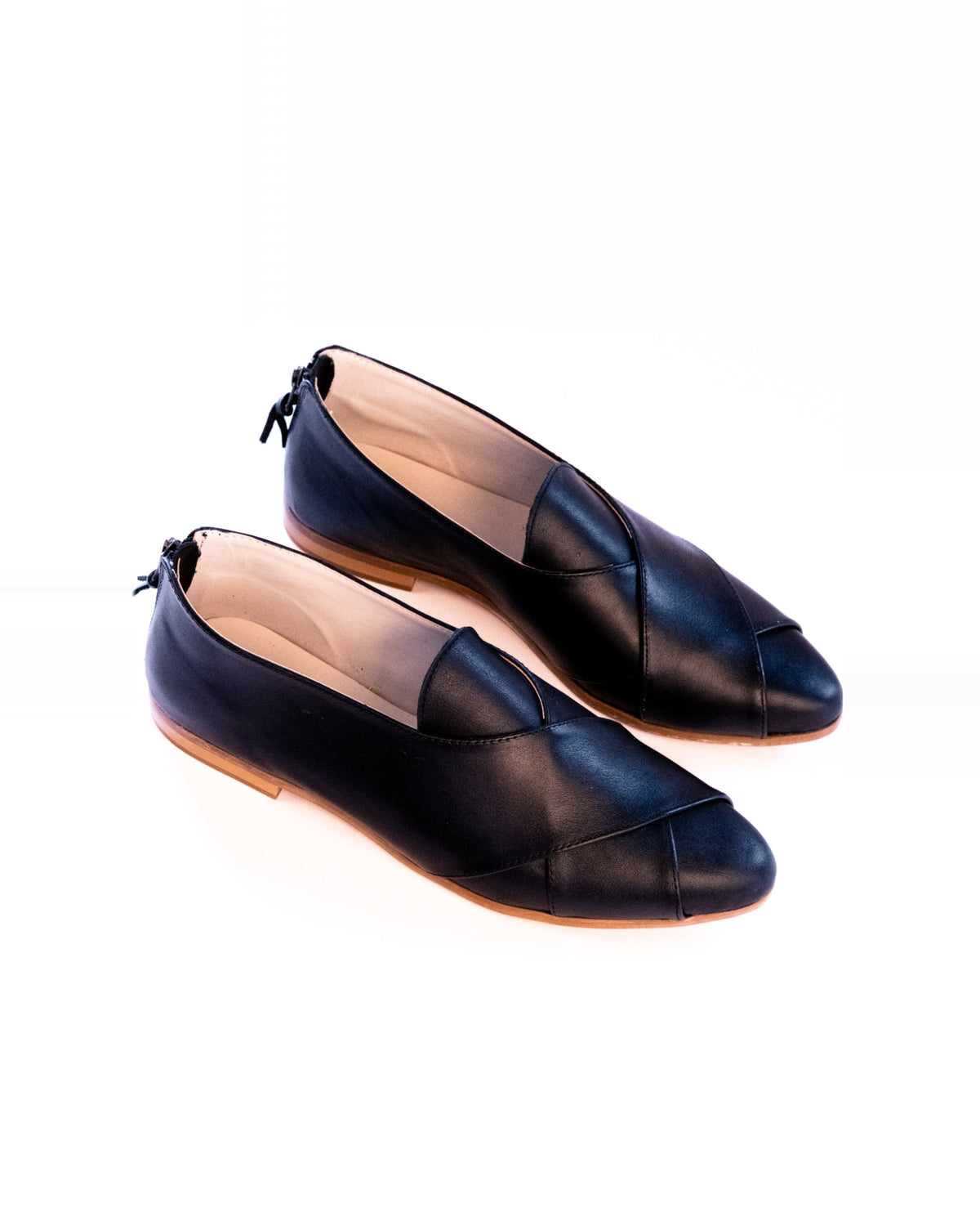 Crossover Pixie in black leather, pair