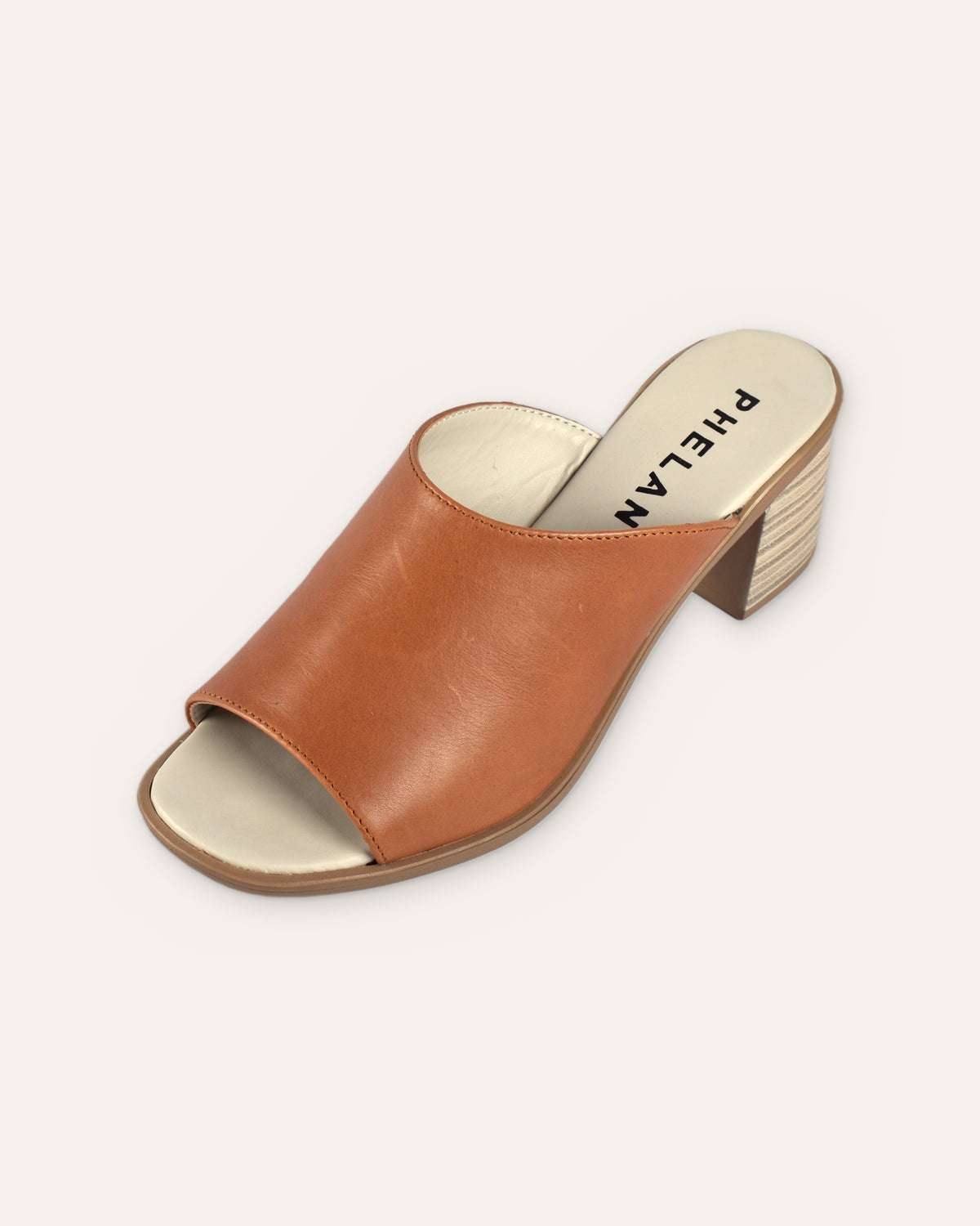 Sorrento Heel in Tan, one shoe close up from the front