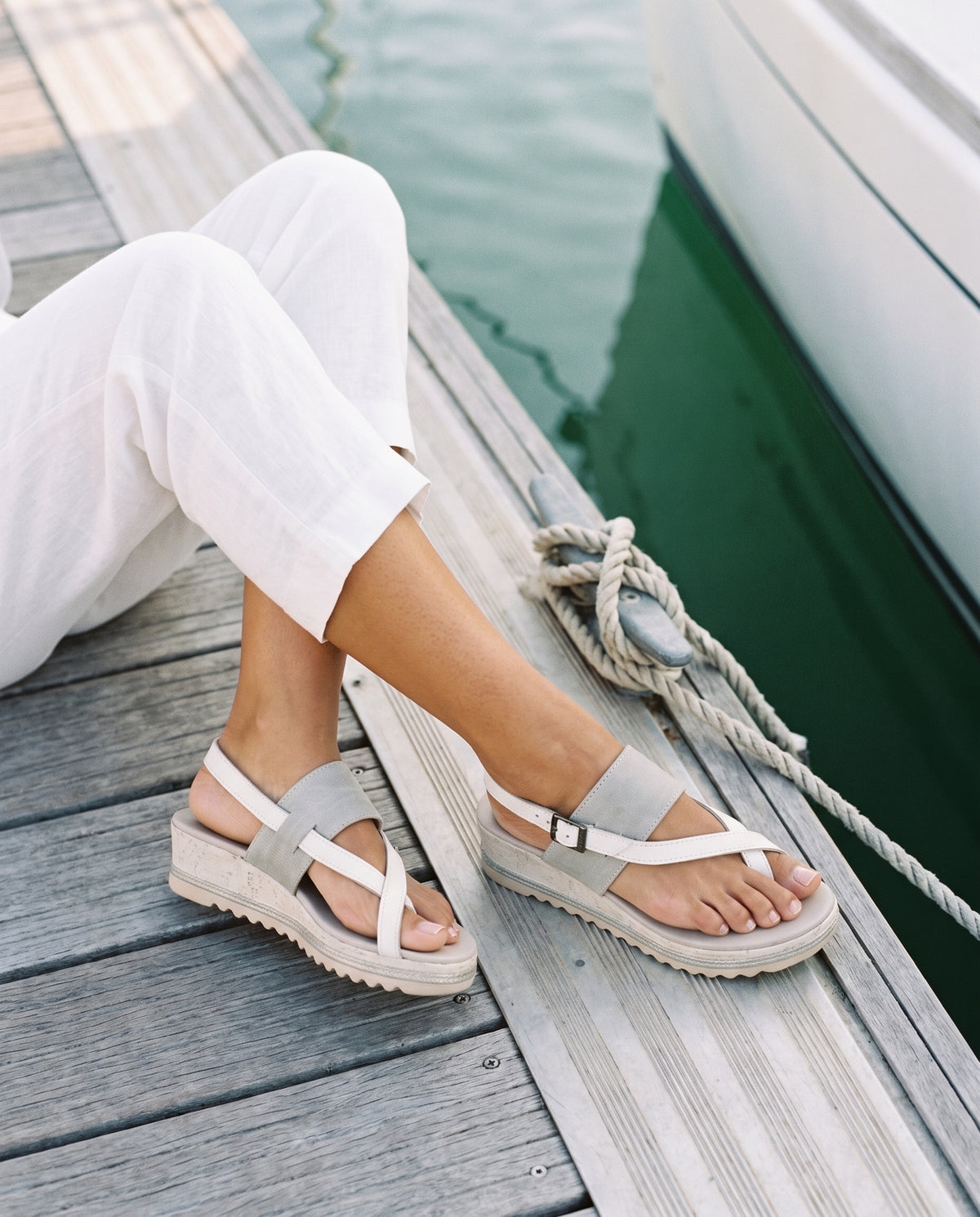 Anchor Wedge in White/Grey, worn
