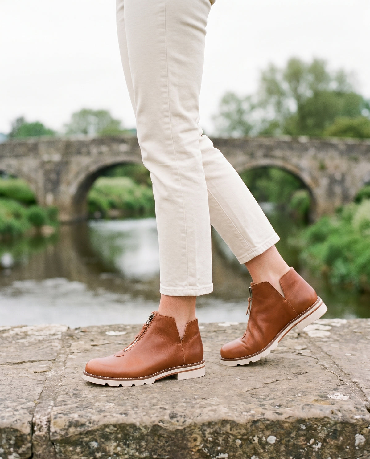 Chelsea Boot in Bronze, worn