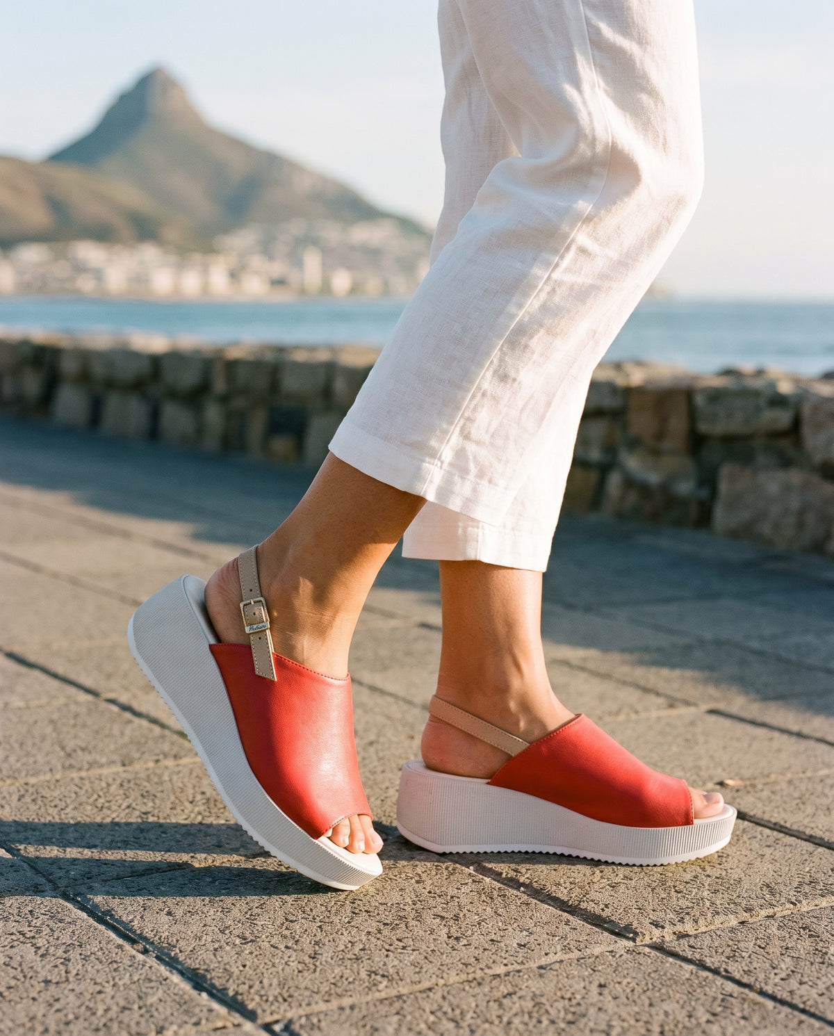 Yacht Platform in Red/Tan, worn