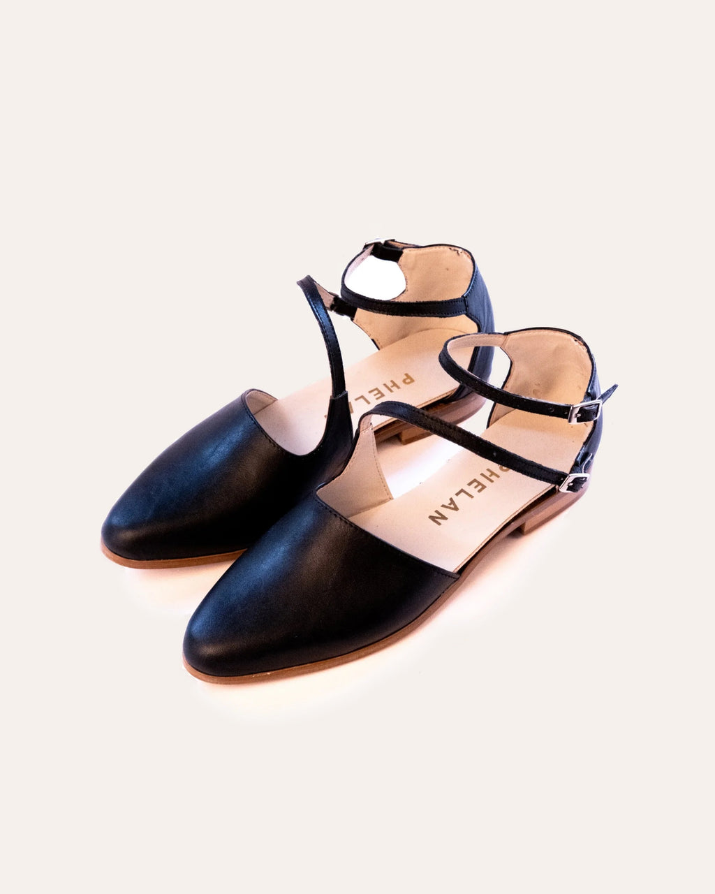 Tumi Flat, pair from the front three-quarter